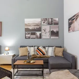 Spacious & Cozy Downtown With Balcony , Budapest Hungary